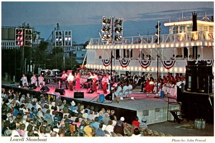 Lowell Showboat VI - Postcard (newer photo)
